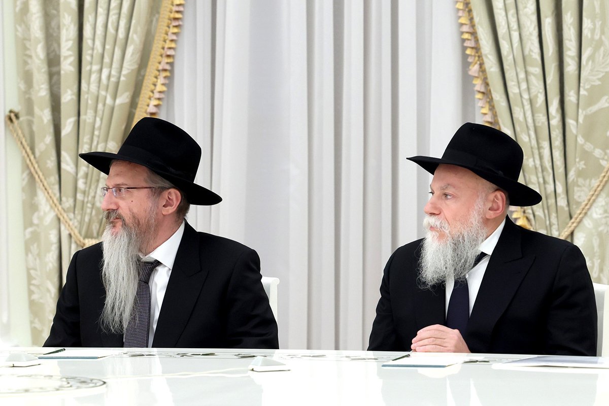 Главный раввин России Берл Лазар (слева) и президент Федерации еврейских общин Александр Борода в Кремле. Фото: Kremlin
