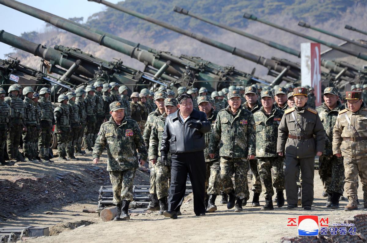 North Korean dictator Kim Jong Un watches an artillery firing drill at an undisclosed location in North Korea, 7 March 2024. Photo: EPA-EFE / KCNA