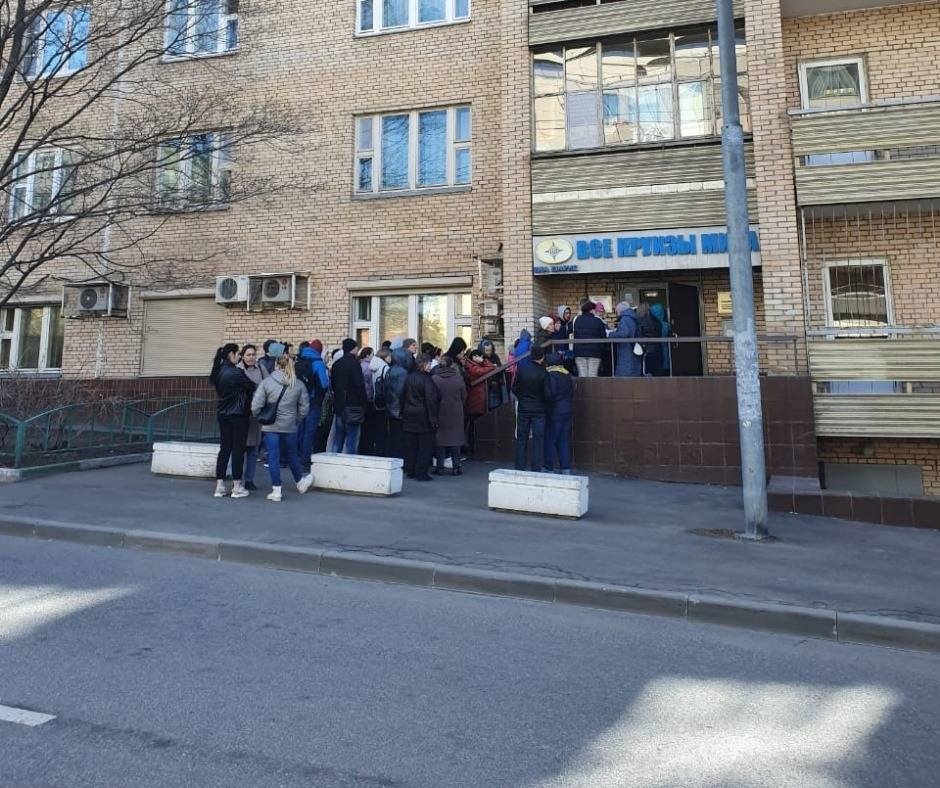 Украинские беженцы ожидают приема в Комитете. Фото: «Гражданское содействие»