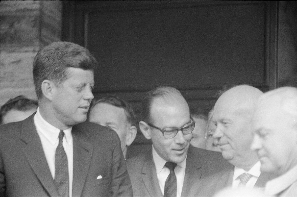 Президент Кеннеди с секретарем Коммунистической партии Советского Союза Никитой Хрущевым, 4 июня 1961 года. Фото: Terry Fincher / Mirrorpix / Vida Press