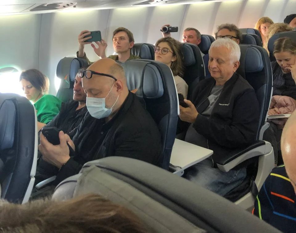 Passengers of the Moscow-Tbilisi flight onboard the plane. Photo: Fyodor Yershov, exclusively for Novaya Gazeta Europe