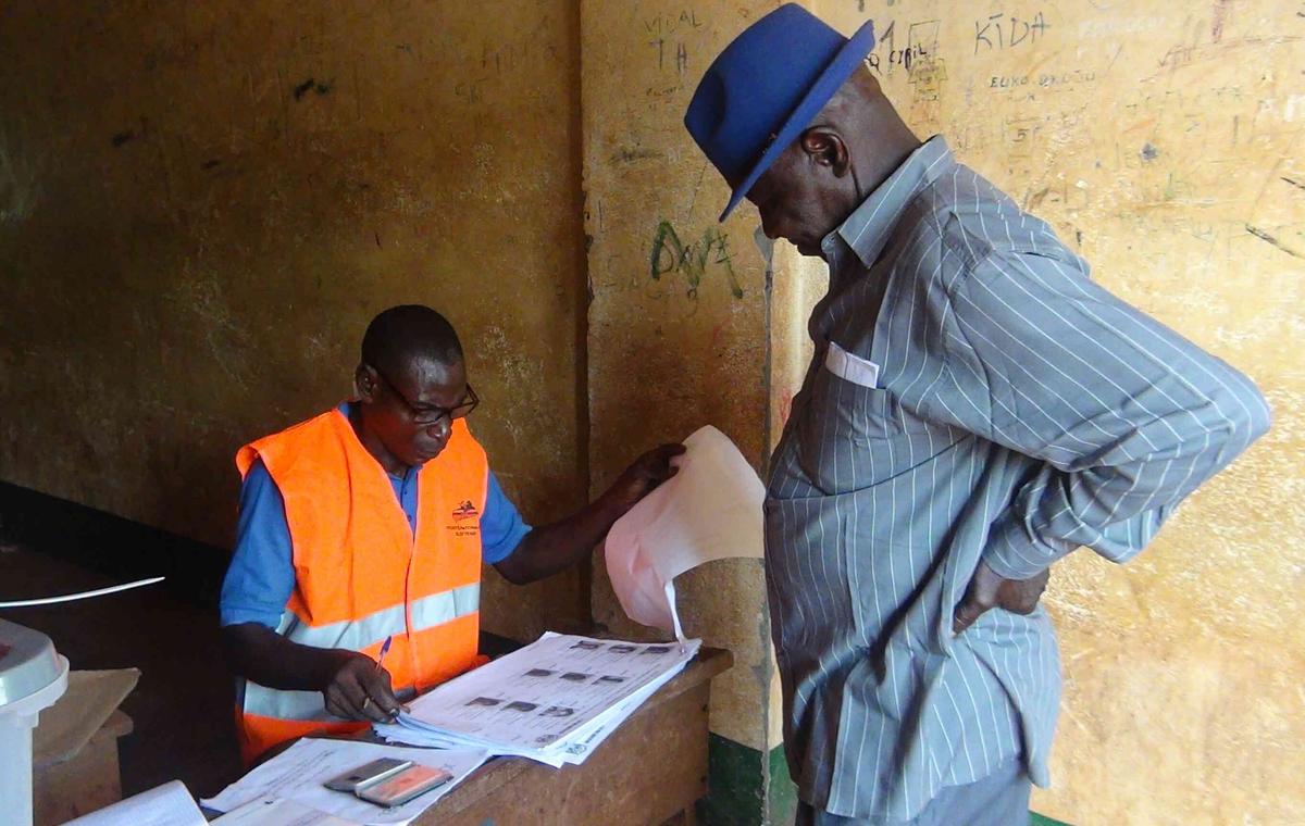 Голосование на конституционном референдуме в Банги, ЦАР, 30 июля 2023 года. Фото: EPA-EFE / STR