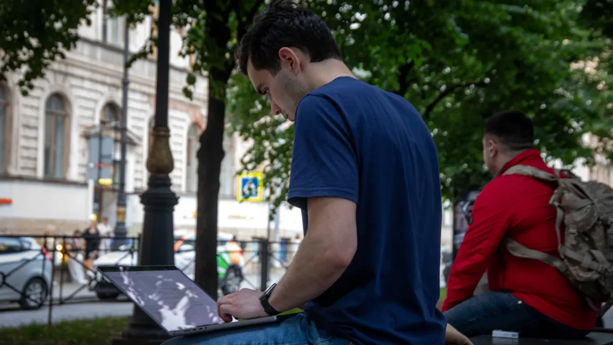 VK хочет обязать маркетплейсы и другие сервисы размещать виджет с новостями, отобранными правительством