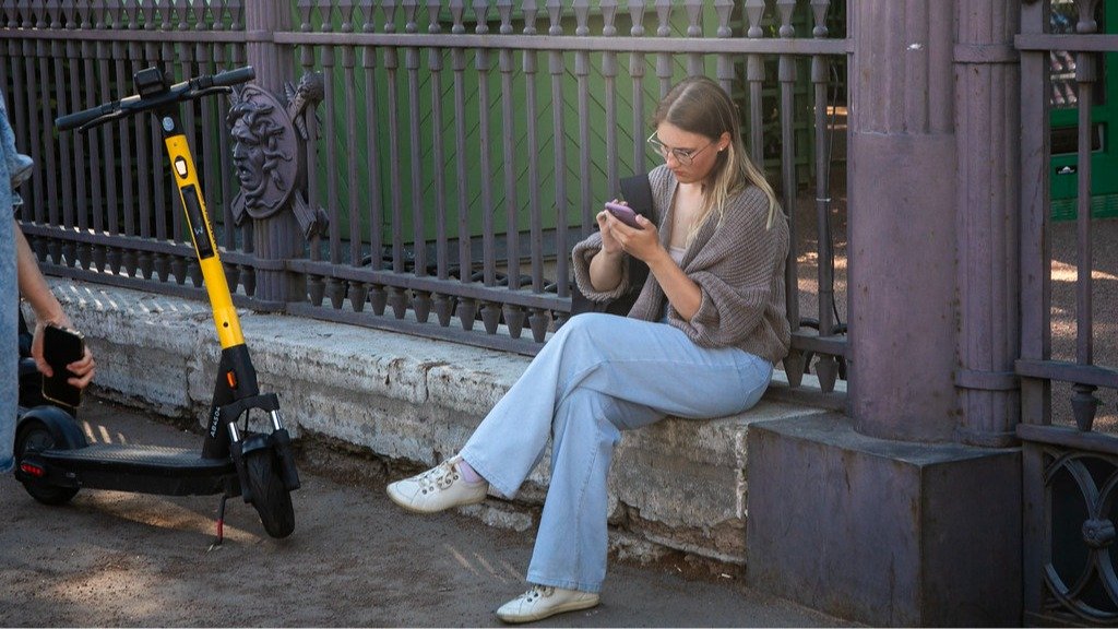 Жителям Белгорода отключают мобильный интернет и смс на сутки в рамках «периода охлаждения». Они рискуют не получить сообщения о ракетной опасности и дронах