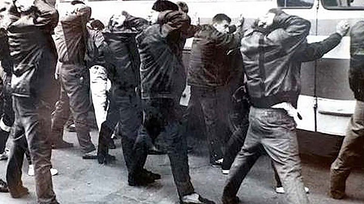 Задержание членов преступной группировки в 90-е. Архивное фото с сайта  the-criminal.ru