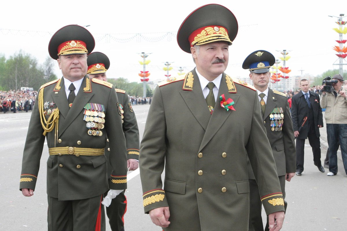Александр Лукашенко на военном параде в Минске, 9 мая 2010 года. Фото:  president.gov.by