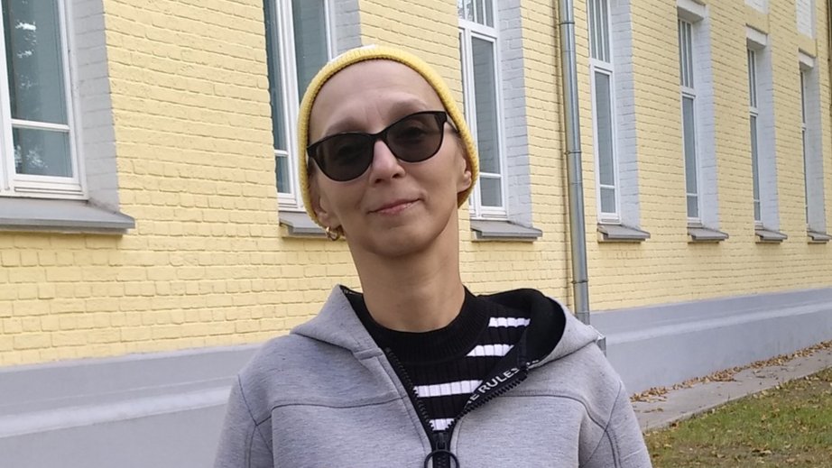 Депздрав Москвы отказал сценаристке Ульяне Микуленок с 4-й стадией рака в закупке незарегистрированного препарата. Ранее закупку одобрил консилиум врачей
