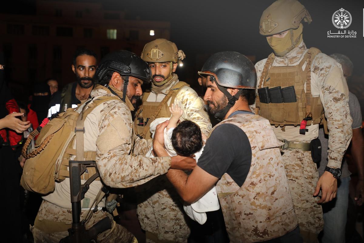 Вооруженный силы Саудовской Аравии эвакуируют из Судана иностранных граждан. Фото: Минобороны Саудовской Аравии