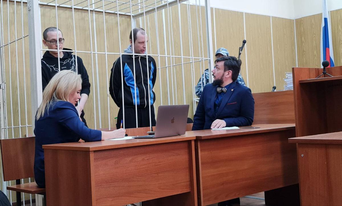 Жучков и Сергеев в зале суда. Фото: «Новая газета. Европа»