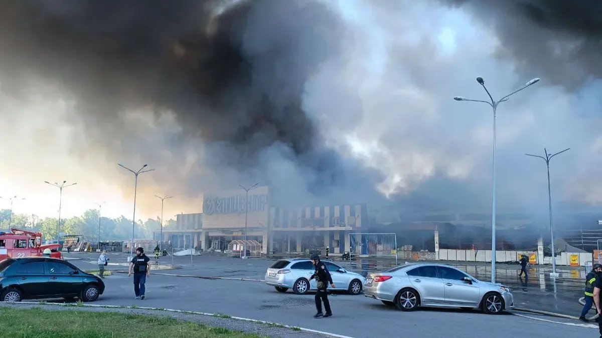The Epicentre hypermarket on fire, Kharkiv, 25 May 2024. Photo: Oleh Synehubov / Telegram