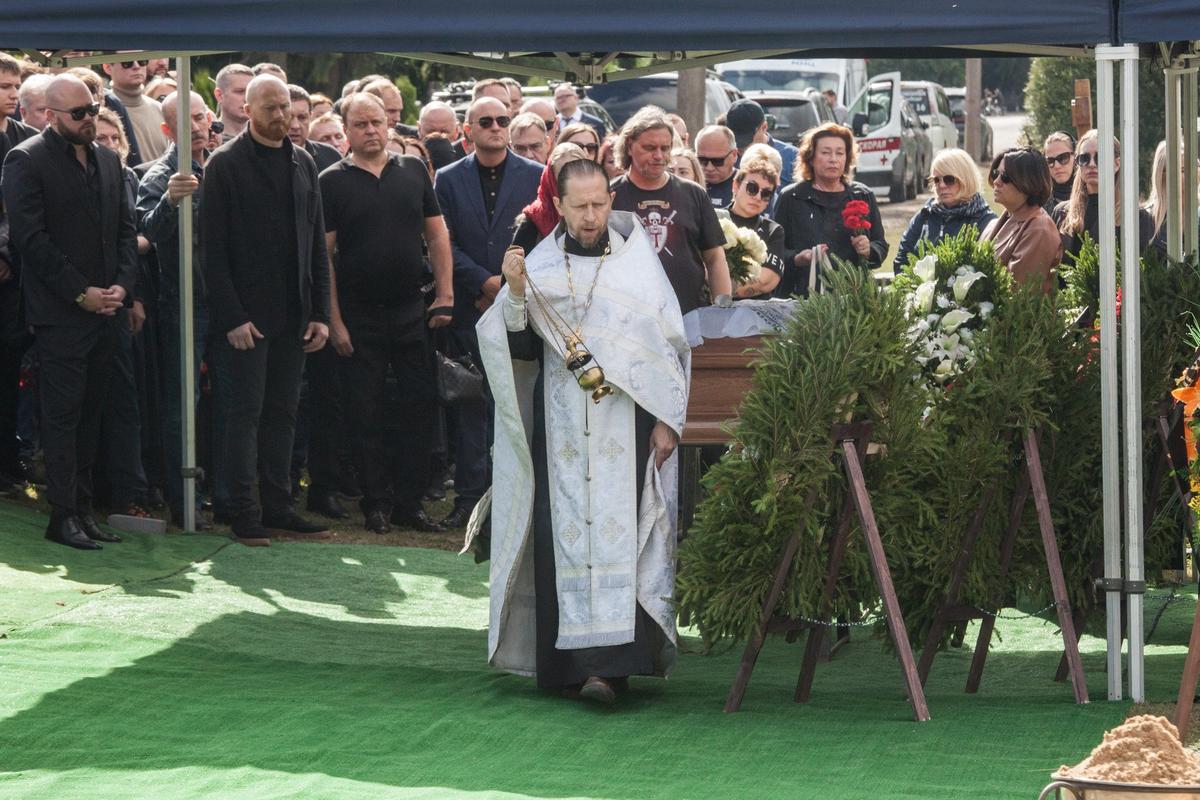 Церемония отпевания Валерия Чекалова на Северном кладбище. Фото: «Новая газета Европа»