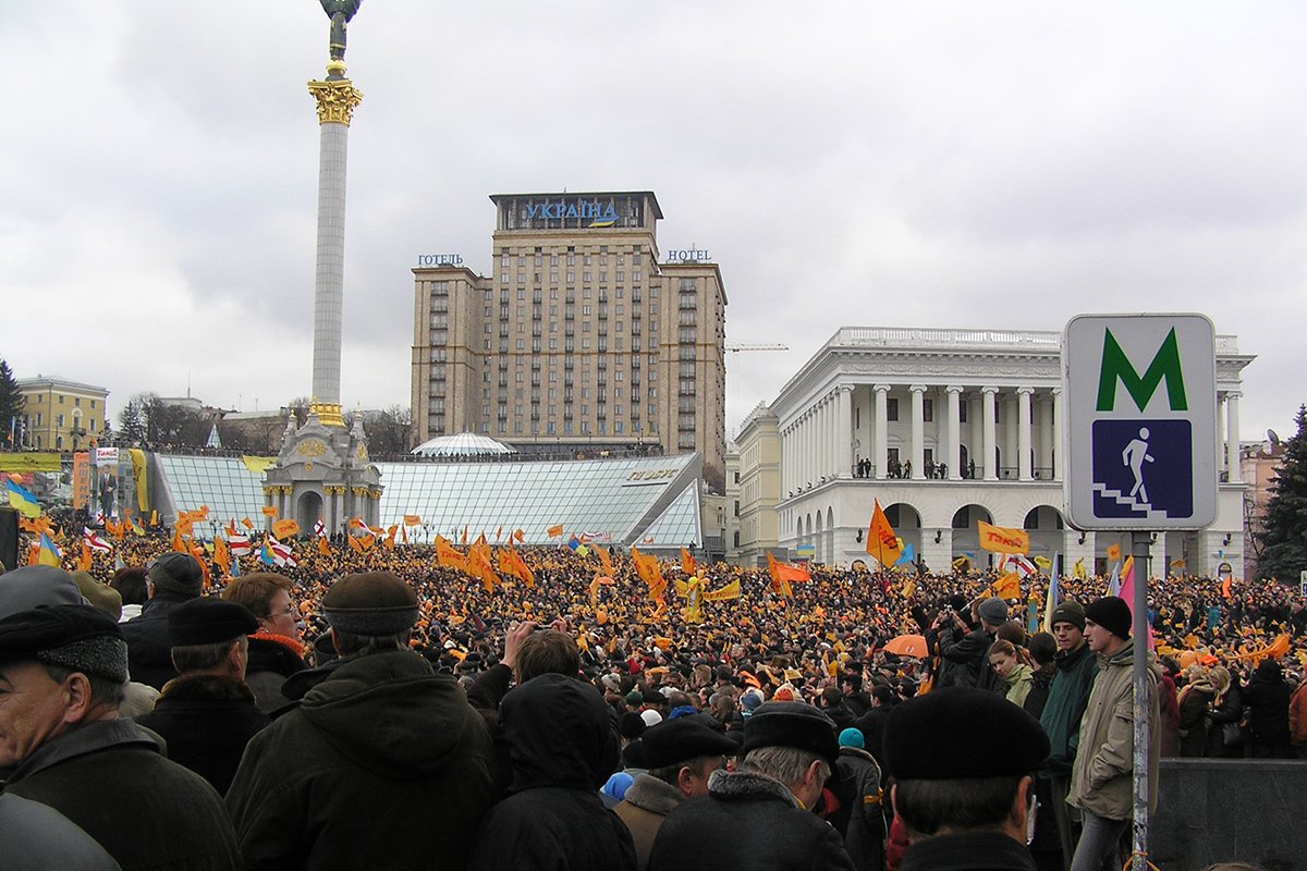 Утро первого дня оранжевой революции. Фото: Irpen / Wikimedia