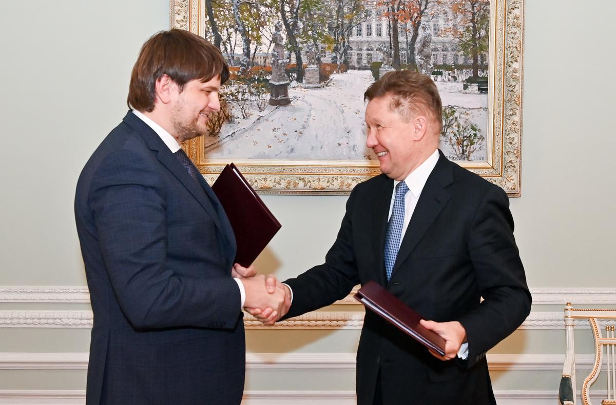 Андрей Спыну и Алексей Миллер во время продления контракта между «Газпромом» и «Молдовагазом» на поставку российского газа в Молдову, 29 октября 2021. Фото:  Газпром