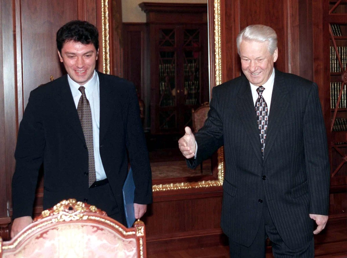 Борис Немцов с Борисом Ельциным, 10 декабря 1997 года. Фото: ИТАР-ТАСС / EPA-EFE