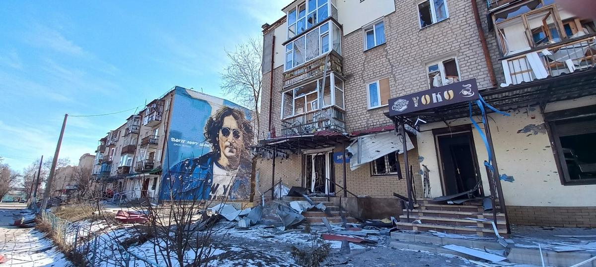 Дом с муралом Джона Леннона. Фото: Владлен Ноль