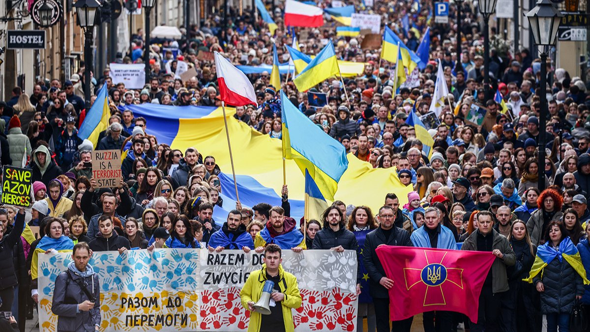 Во вторую годовщину войны в Украине по всему миру прошли акции памяти