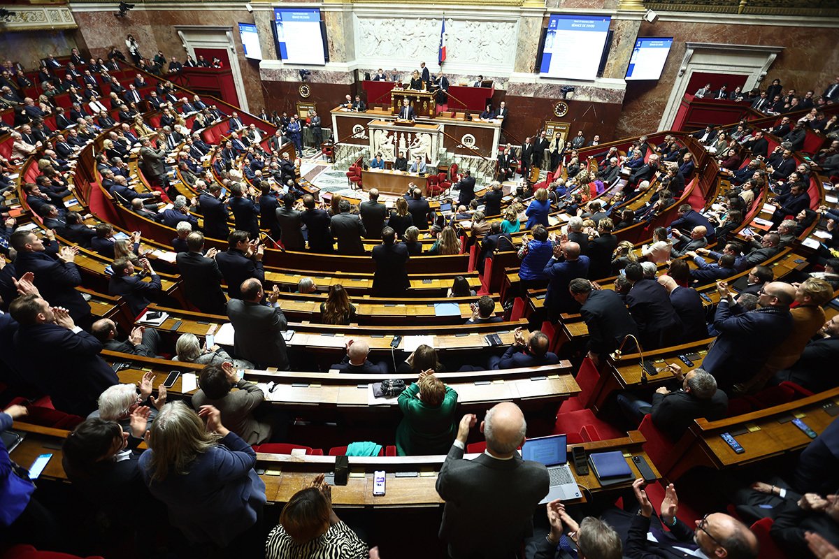 Дебаты по новому законопроекту об иммиграции в Национальной ассамблее в Париже, 19 декабря 2023 года. Фото: Mohammed Badra / EPA-EFE