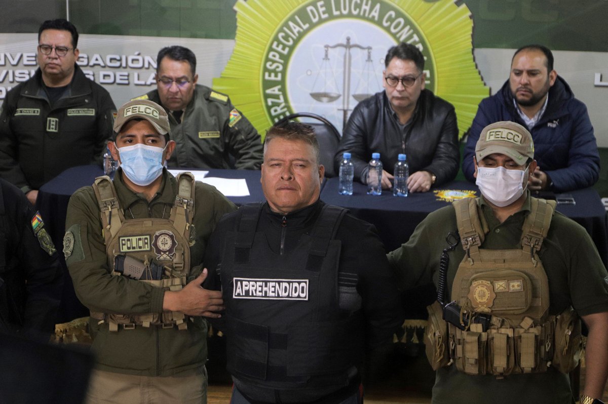 Отстраненный от должности генерал-командующий боливийской армии Хуан Хосе Суньига после ареста за участие в попытке переворота в Ла-Пасе, Боливия, 26 июня 2024 года. Фото: EPA-EFE