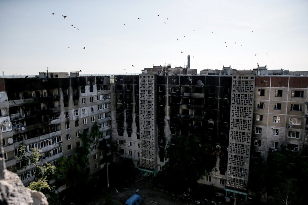 Destroyed apartment buildings in Vuhledar, July 2023. Photo: EPA-EFE/OLEG PETRASYUK