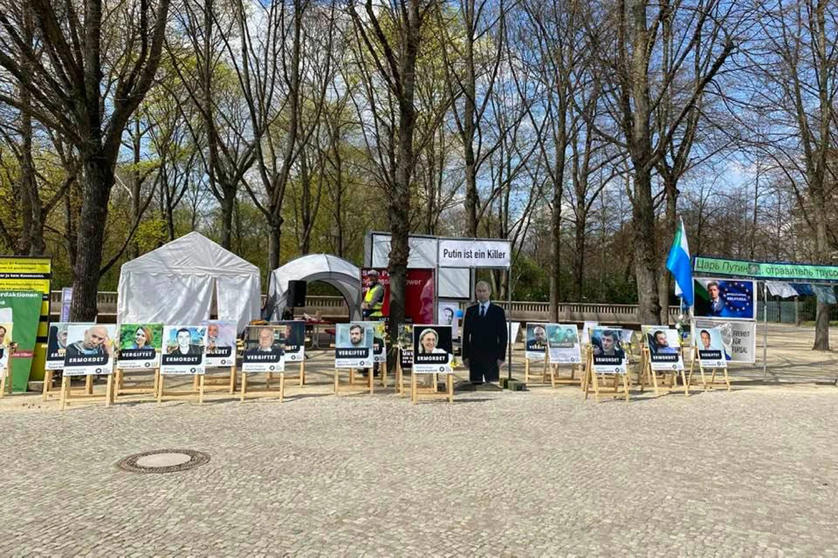 Первый палаточный лагерь, Берлин, 21 апреля 2021 года. Фото: Дмитрий Баграш / <a data-sk="tooltip_parent" data-stringify-link="https://www.facebook.com/bagrasch?__tn__=-UC*F" href="https://www.facebook.com/bagrasch?__tn__=-UC*F" rel="noopener noreferrer" target="_blank">Facebook</a>