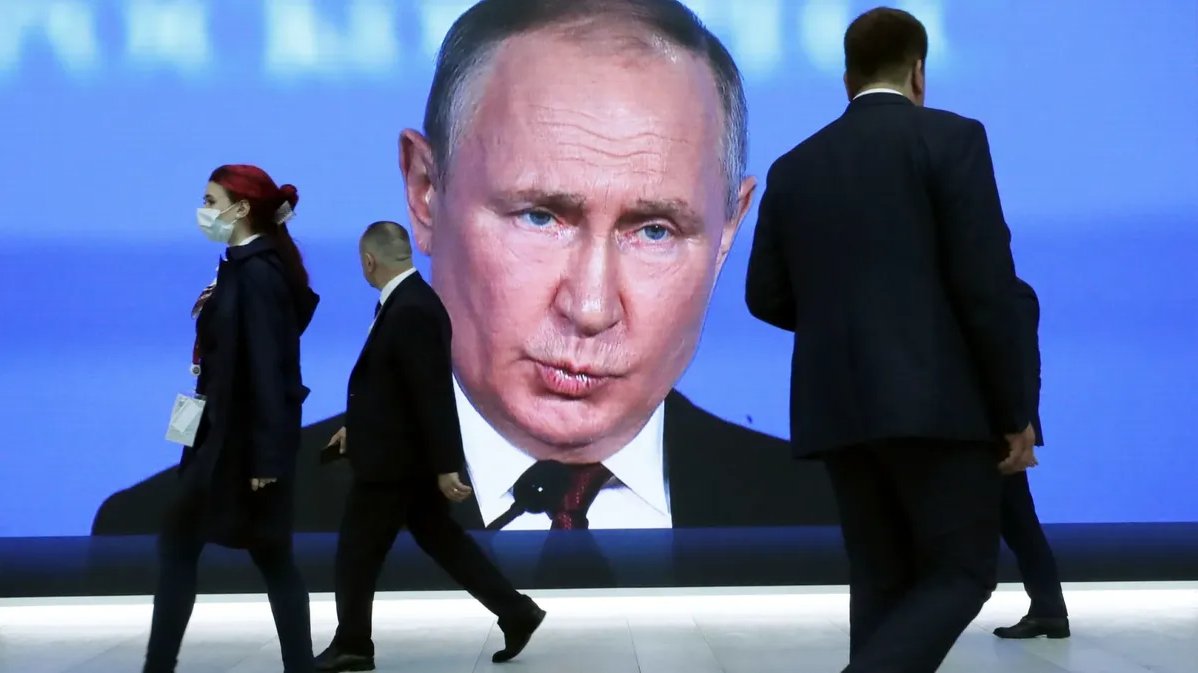 ‘Real men vs scum’: How Vladimir Putin split Russia in two