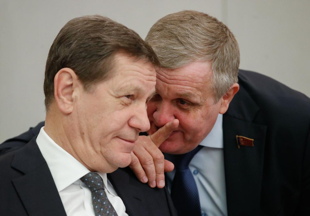 Александр Жуков и Николай Коломейцев на пленарном заседании 23 ноября 2022 г . Фото:  Госдума РФ
