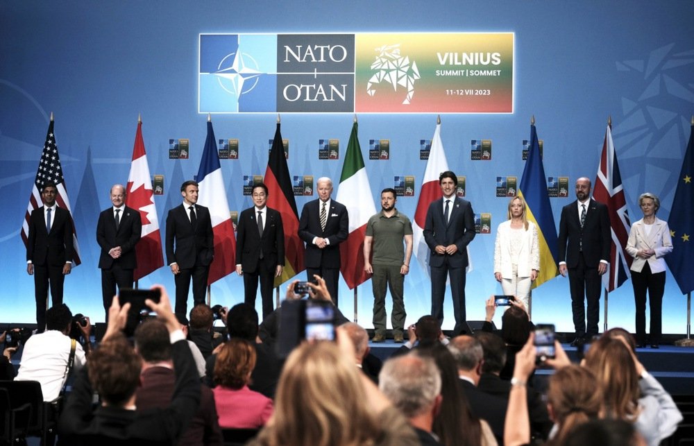 G7 and EU representatives are joined by Ukrainian President Volodymyr Zelensky to announce a Joint Declaration of Support for Ukraine, 12 July 2023. Photo: EPA-EFE/TIM IRELAND