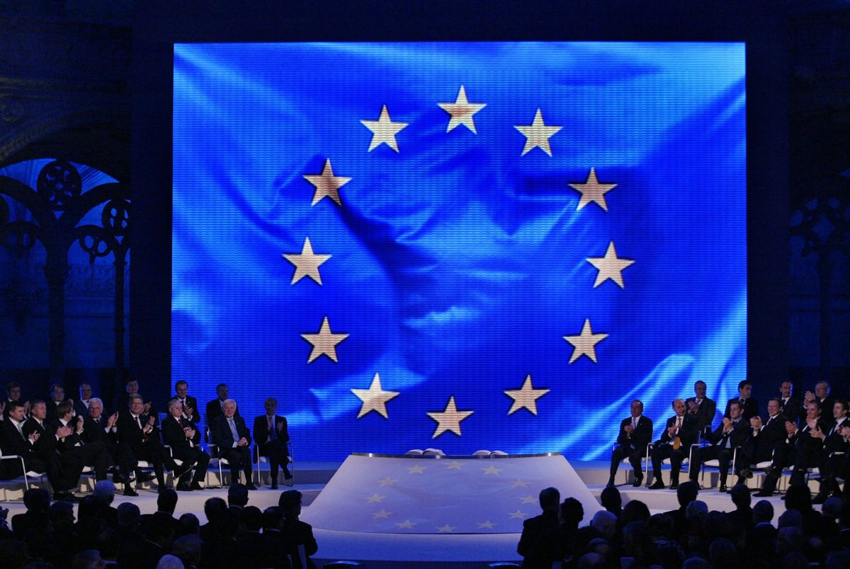 Лидеры ЕС на подписании Лиссабонского договора в монастыре Жеронимо в Лиссабоне 13 декабря 2007 года. Фото: Paulo Amorim / VW PICS / Universal Images Group / Getty Images