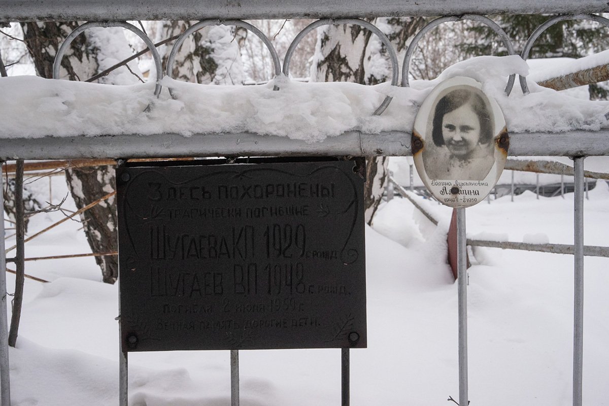 Братская могила на Мининском кладбище. Фото: Павел Дмитриев специально для «Новой газеты Балтия»