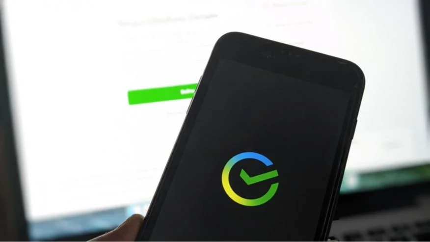 РБК: ФСБ запретило включать в «белые списки» сервисы «Сбера» и «Т-банка», потому что они не дали силовикам доступ к переписке пользователей