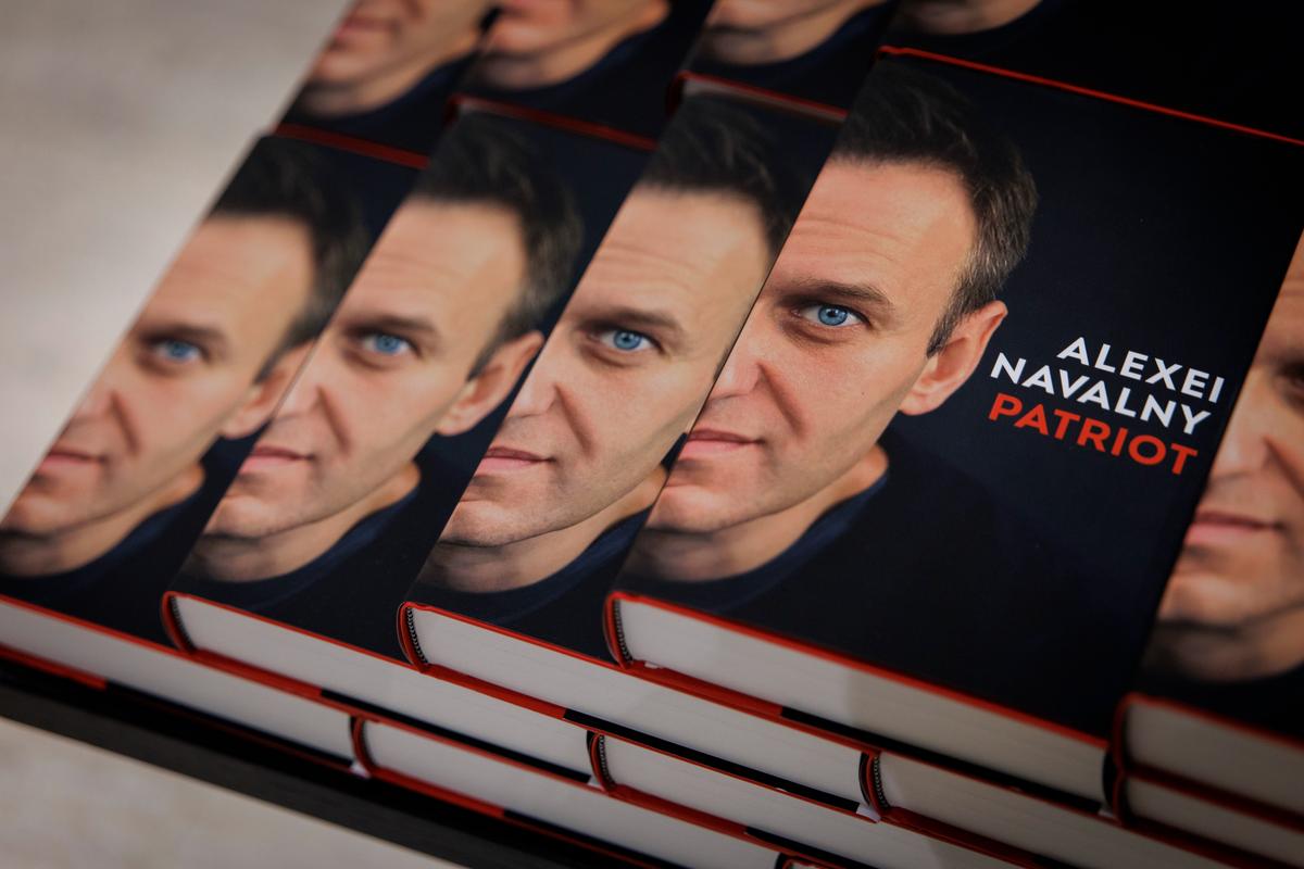 Patriot by Alexey Navalny on display at a bookstore in London, UK, 22 October 2024. Photo: EPA-EFE/TOLGA AKMEN