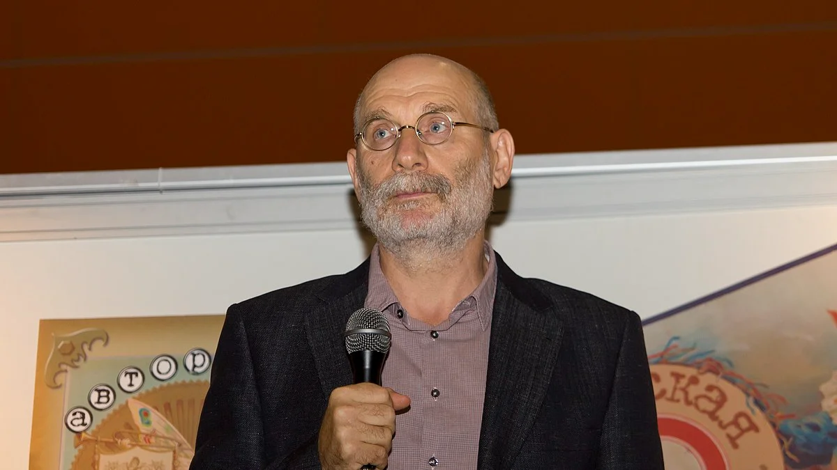 Писателя Бориса Акунина внесли в перечень «террористов и экстремистов» Росфинмониторинга