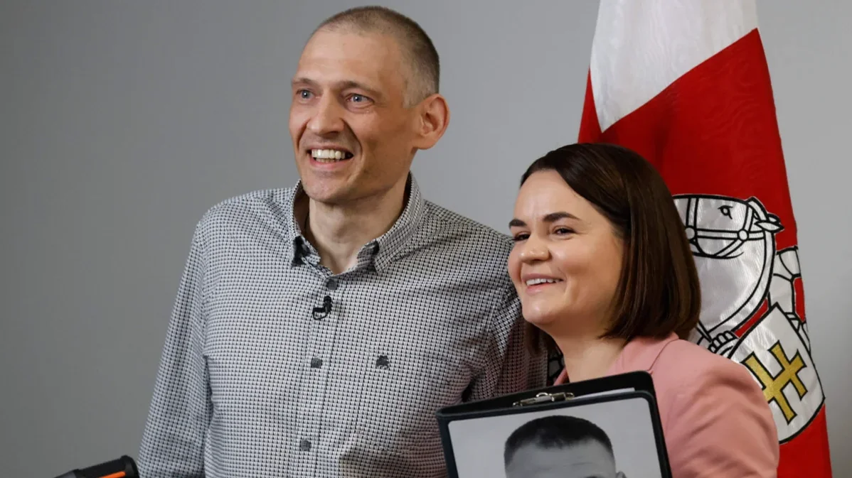 Siarhei Tsikhanouski and his wife Sviatlana at a press conference following his release, Vilnius, Lithuania, 21 June 2025. Photo: Petras Malukas / AFP / Scanpix / LETA