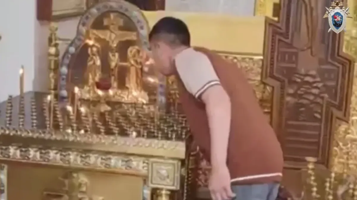 Следствие попросило отправить на принудительное лечение гражданина Таджикистана, задувшего свечи и толкнувшего прихожанку в храме