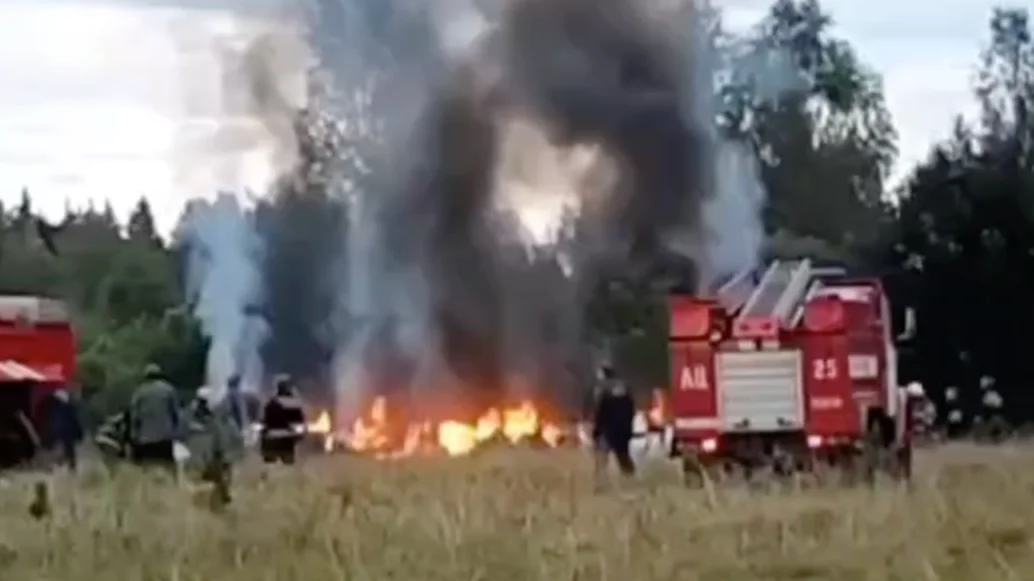 На месте падения бизнес-джета Пригожина нашли 10 тел. Поисковая операция завершена