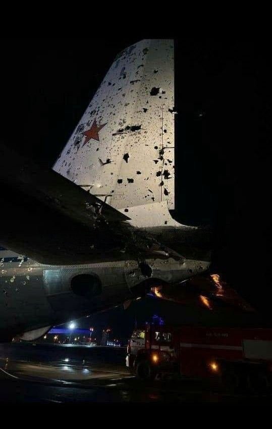 Поврежденный самолет. Фото: Fighterbomber / Telegram