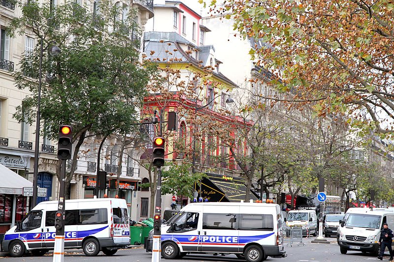 «Батаклан» на следующий день после теракта. Фото: Википедия
