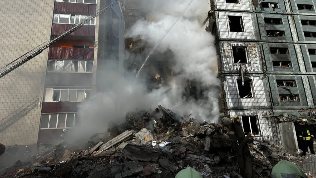 В городе Умань Черкасской области 22 человека погибли в результате удара по жилому многоэтажному дому