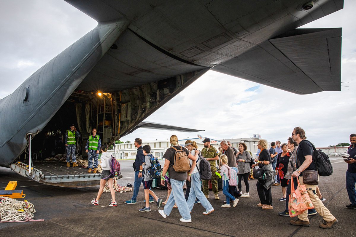 Эвакуация туристов военным самолётом Минобороны Австралии из Нумеа, Новая Каледония, 21 мая 2024 года. Фото: LAC Adam Abela / Royal Australian Airfare / AP / Scanpix / LETA