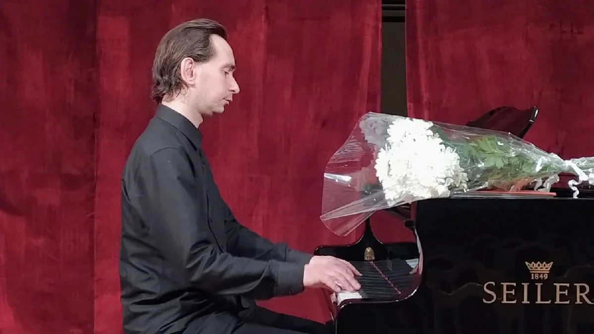 Tribute to late Russian pianist signed by world’s leading classical musicians