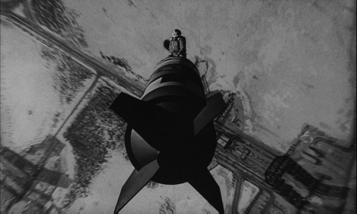 Кадр из фильма «Доктор Стрейнджлав, или Как я перестал бояться и полюбил атомную бомбу»