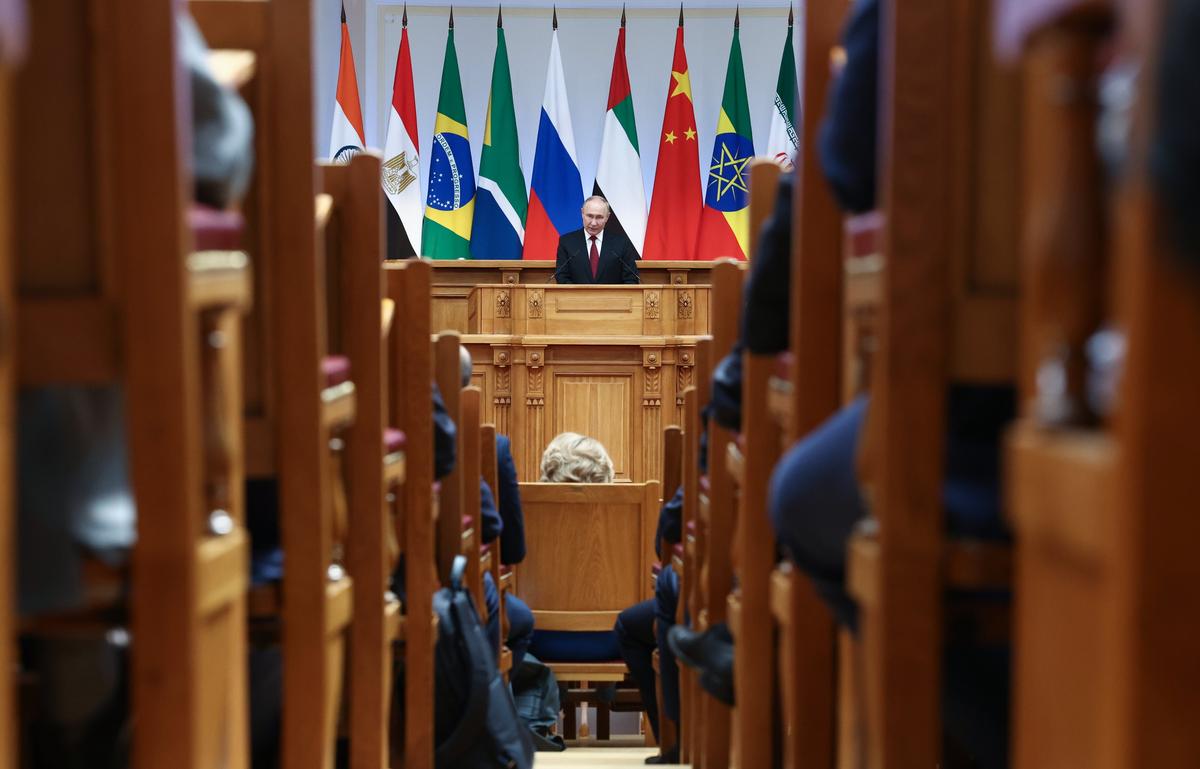 Vladimir Putin addresses the 10th BRICS Parliamentary Forum in St. Petersburg, 11 July 2024. Photo: EPA-EFE / VALERIY SHARIFULIN