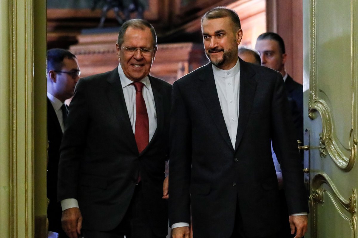 Министр иностранных дел Ирана Хоссейн Амир-Абдулахиан и Сергей Лавров, 29 марта 2023 года. Фото: Юрий Кочетков / EPA-EFE