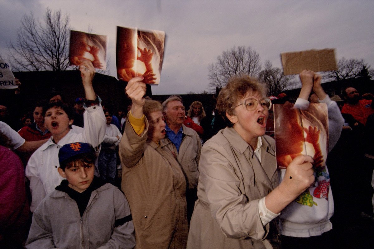 Акция против абортов в Буффало, 1992 год. Фото: Rick Maiman / Sygma / Getty Images