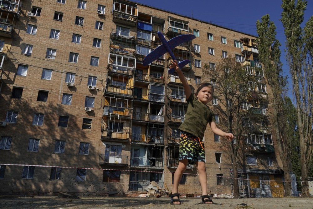 A building damaged by Ukrainian airstrikes in the Russian city of Kursk, 18 August 2024. Photo: EPA-EFE / STRINGER