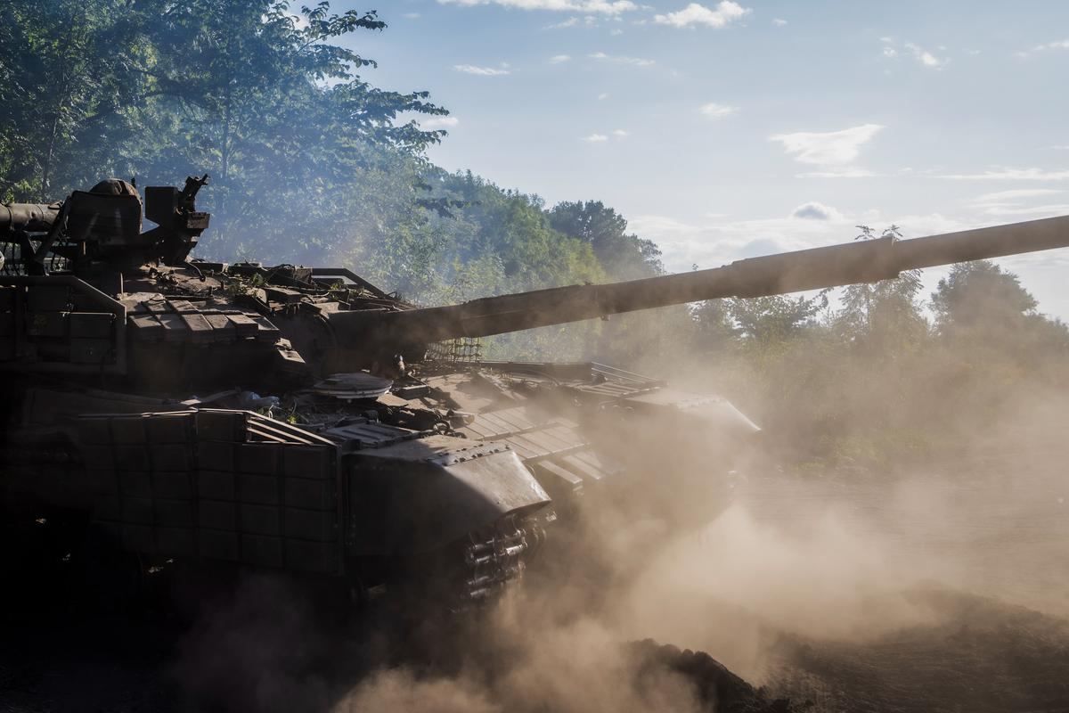 A Ukrainian tank on the Russian-Ukrainian border, 15 August 2024. EPA-EFE / NIKOLETTA STOYANOVA