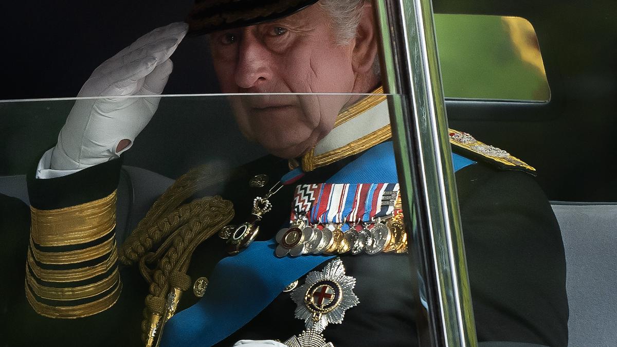 Выше политики, рядом с людьми