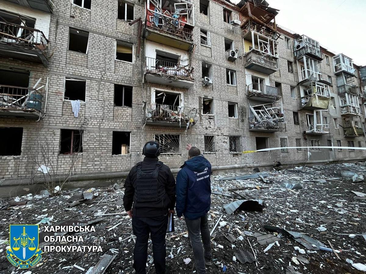 Дом, попавший под обстрел авиабомбами в Харькове, фото: Харьковская областная прокуратура