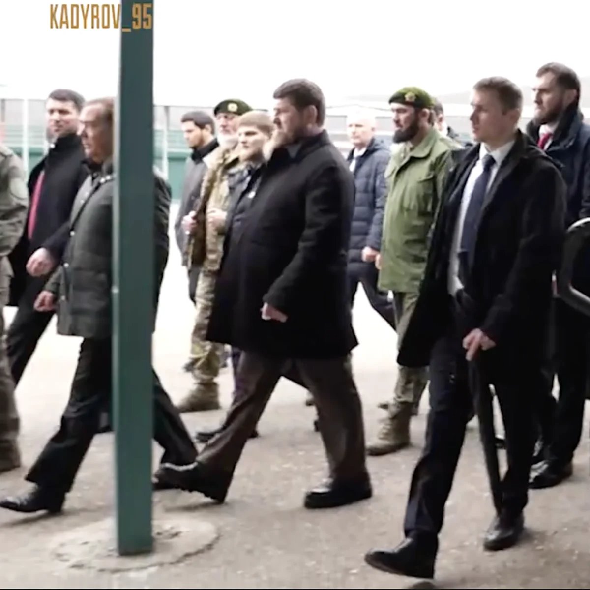 Dmitry Medvedev visiting Grozny in winter 2024. The photo shows Kadyrov’s swollen abdomen. A screenshot from the video