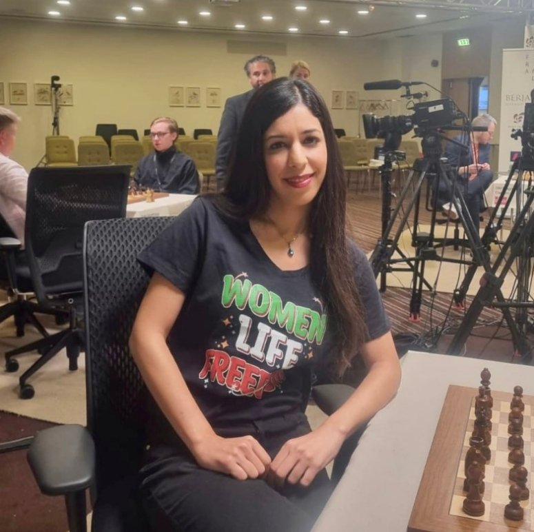 Shohreh Bayat at the Fischer World Chess Championship. Ptoto from  Twitter